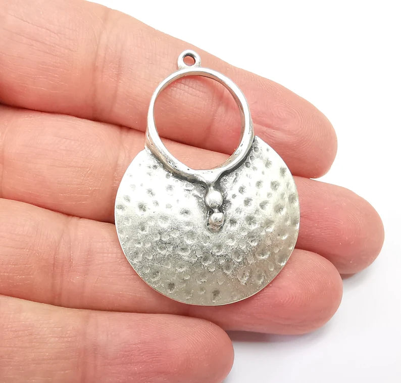 Dangle Hammered Charms, Antique Silver Plated (48x35mm) G33621