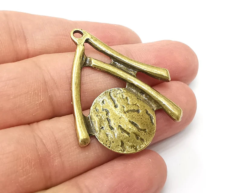 Disc Charms, Antique Bronze Plated Charms (42x38mm) G33670