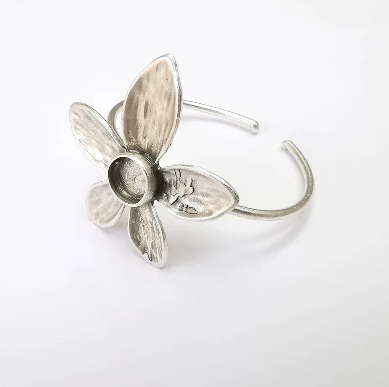 Flower Bracelet Bezel Blank Resin Bezel Cabochon Adjustable Cuff Base Settings Antique Silver Plated Brass (10mm Bezel) G33568