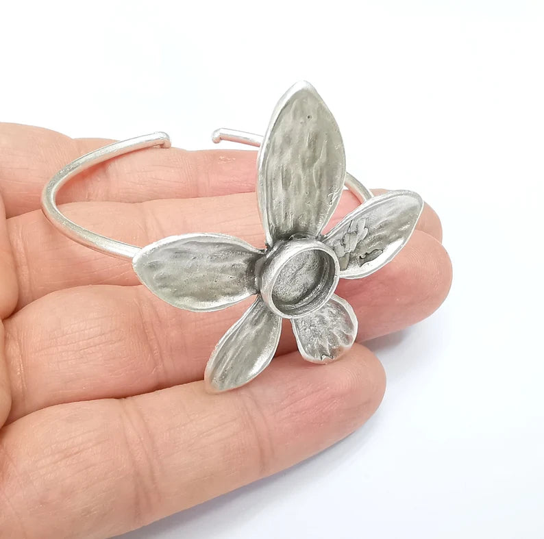 Flower Bracelet Bezel Blank Resin Bezel Cabochon Adjustable Cuff Base Settings Antique Silver Plated Brass (10mm Bezel) G33568