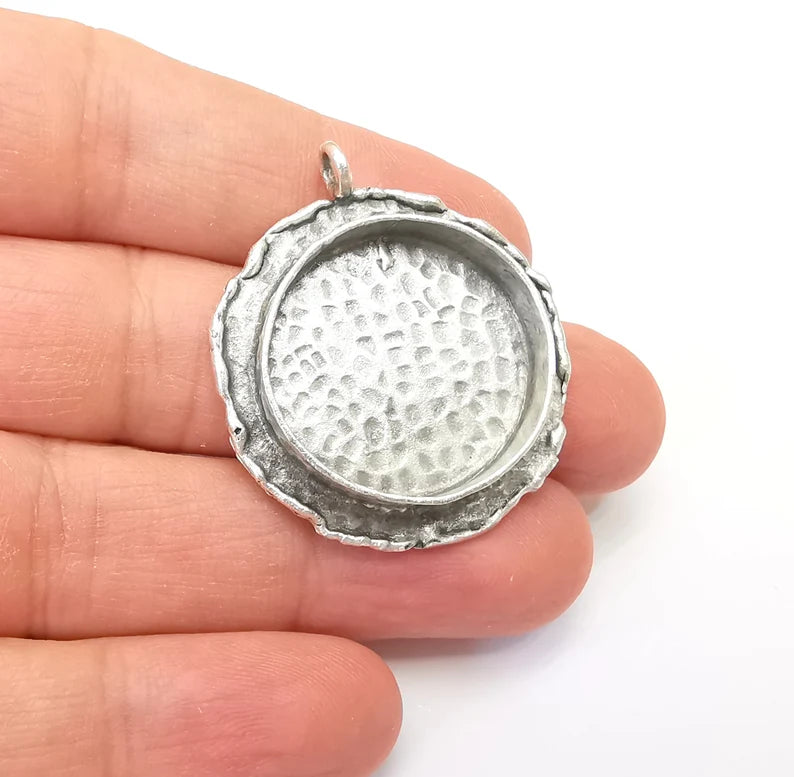 Hammered Pendant Blanks, Resin Bezel, Cabochon Bases, Mosaic Mountings, Dry flower Frame, Polymer Clay, Antique Silver Brass (25mm) G33588