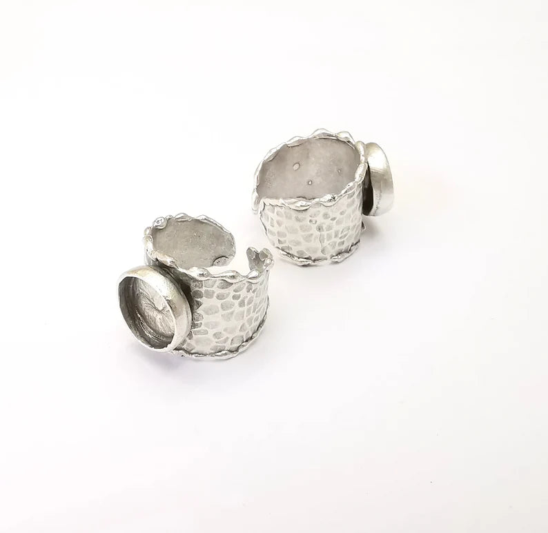 Hammered Ring Setting Resin Ring Blank Cabochon Mounting Adjustable Dried Flower Ring Base Bezel Antique Silver Plated Brass (12mm) G33591