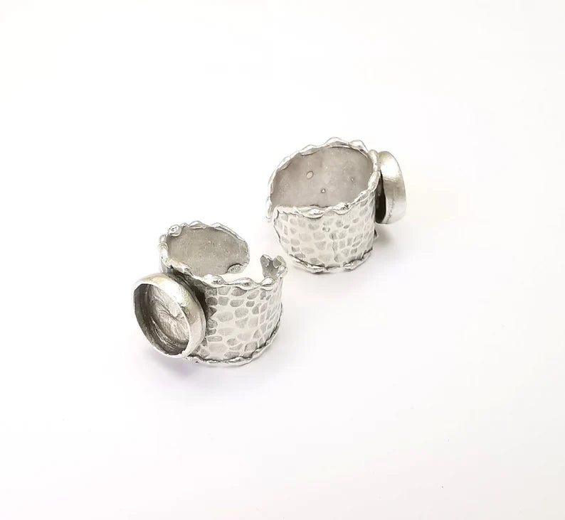 Hammered Ring Setting Resin Ring Blank Cabochon Mounting Adjustable Dried Flower Ring Base Bezel Antique Silver Plated Brass (12mm) G33591