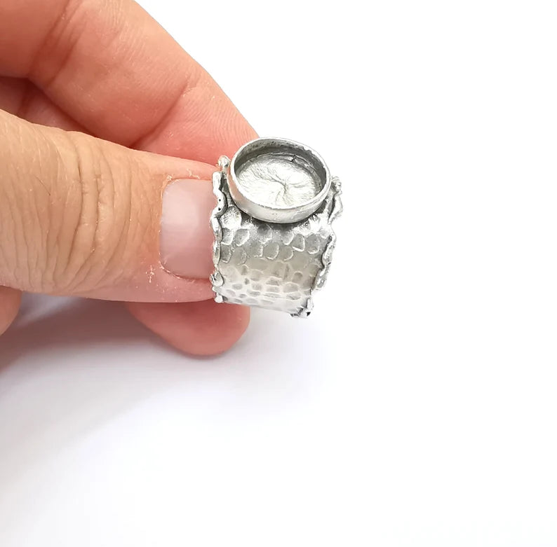 Hammered Ring Setting Resin Ring Blank Cabochon Mounting Adjustable Dried Flower Ring Base Bezel Antique Silver Plated Brass (12mm) G33591
