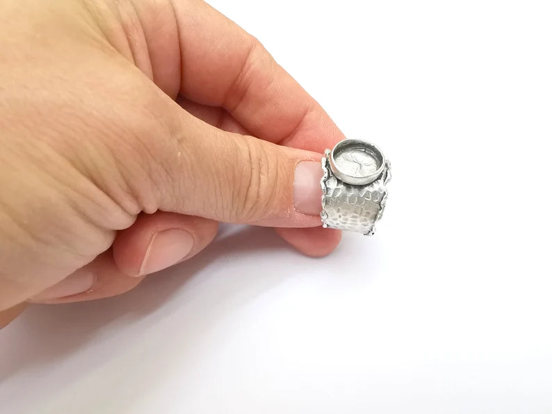 Hammered Ring Setting Resin Ring Blank Cabochon Mounting Adjustable Dried Flower Ring Base Bezel Antique Silver Plated Brass (12mm) G33591