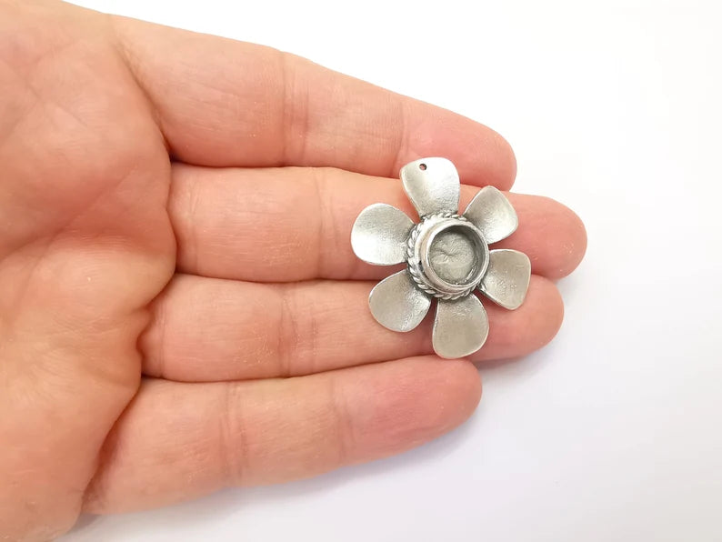 Flower Pendant Blanks, Resin Bezel, Cabochon Bases, Mosaic Mountings, Dry flower Frame, Polymer Clay, Antique Silver Brass (10mm) G33593