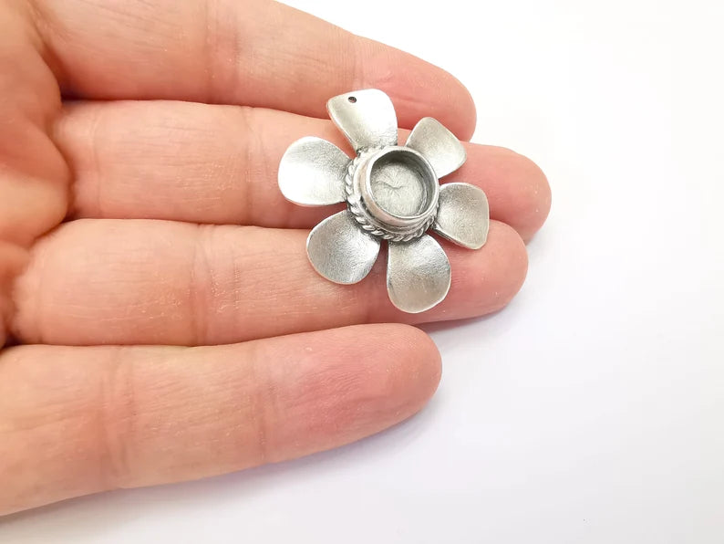 Flower Pendant Blanks, Resin Bezel, Cabochon Bases, Mosaic Mountings, Dry flower Frame, Polymer Clay, Antique Silver Brass (10mm) G33593