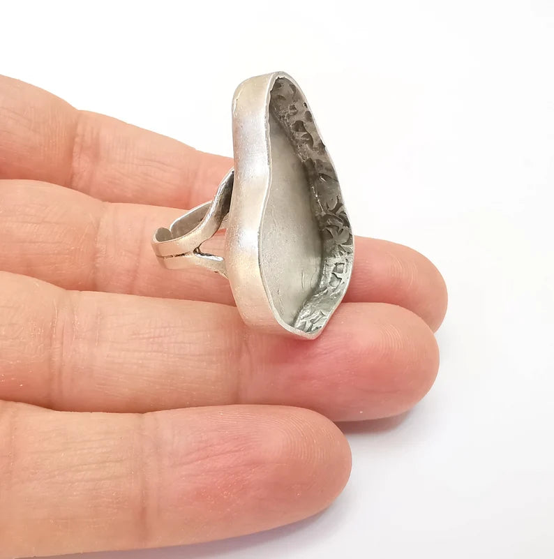 Amorphous Ring Setting Resin Ring Blank Mounting Adjustable Dried Flower Rings Base Bezel Antique Silver Plated Brass (33x25mm) G33599