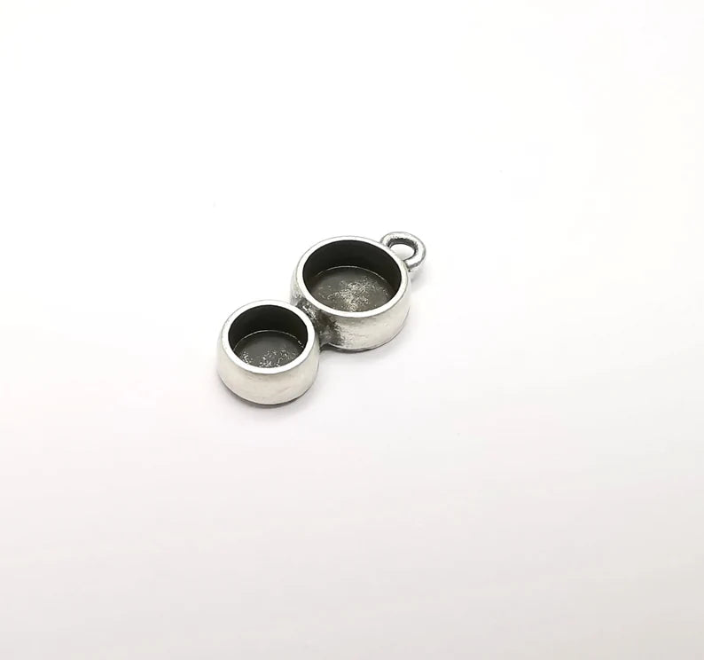 Round Pendant Blanks, Resin Bezel Bases, Mosaic Mountings, Polymer Clay base, Antique Silver Plated (8mm and 6mm) G33668