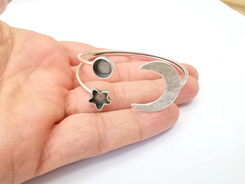 Moon and Star Bracelet Bezel Cuff Blank Resin Mountings Cabochon Base Settings Antique Silver Plated Brass Adjustable Bracelet (8mm) G33715