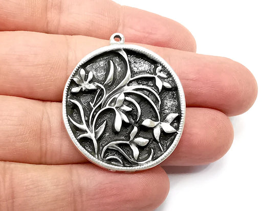 Flower Round Pendant, Charms, Antique Silver Plated (39x34mm) G33729