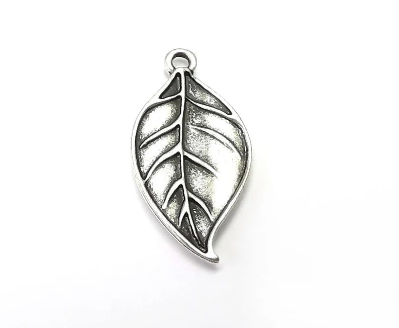 5 Leaf Charms, Antique Silver Plated (28x14mm) G33739