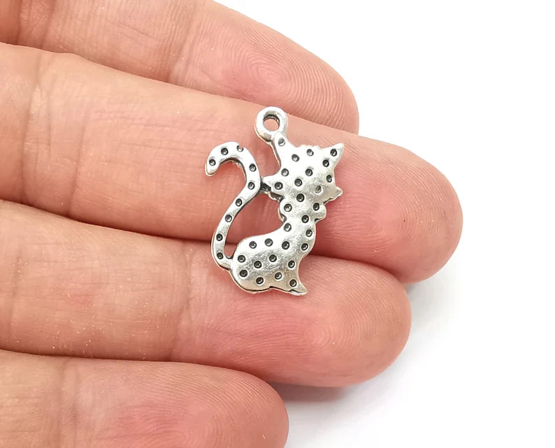 5 Cat Charms Antique Silver Plated Charms (22x16mm) G33826