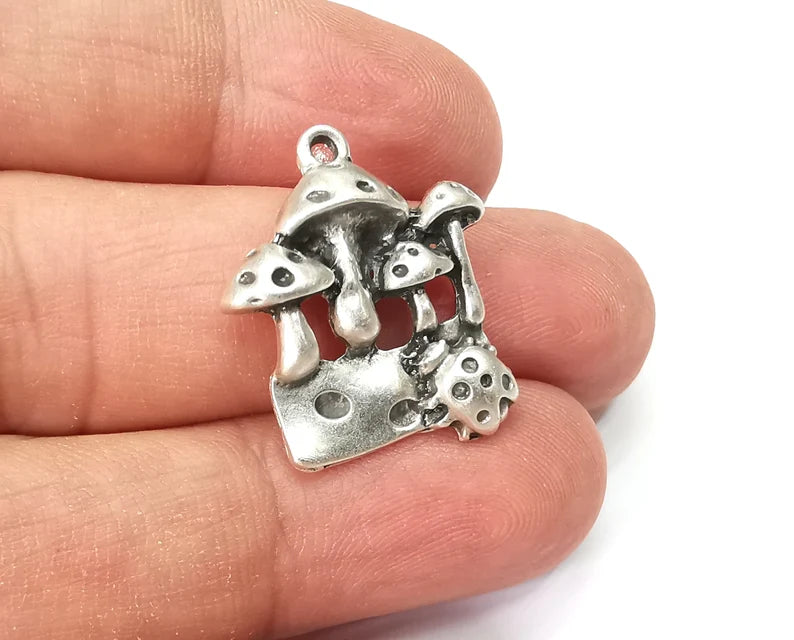 4 Mushrooms, Ladybug Charms Antique Silver Plated Charms (23x22mm) G33844