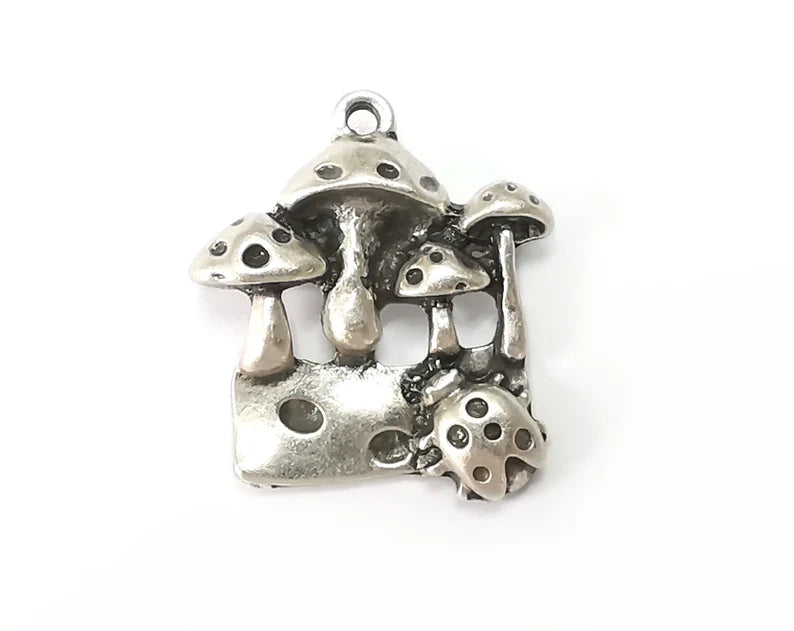 4 Mushrooms, Ladybug Charms Antique Silver Plated Charms (23x22mm) G33844