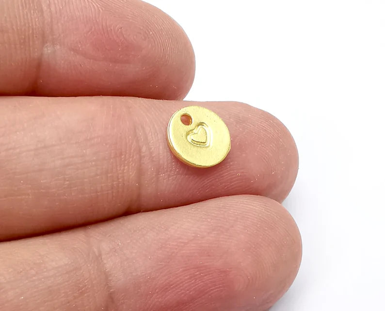 5 Heart Small Disc Charms Gold Plated Charms (9mm) G33759
