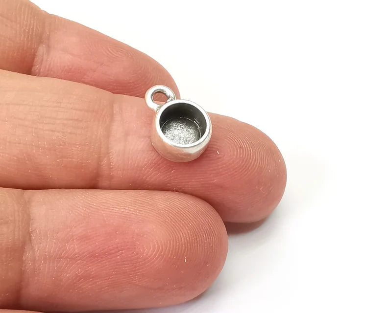 5 Round Pendant Blanks Resin Bezel Base Mosaic Mountings Antique Silver Plated (6mm Blank Size) G33852