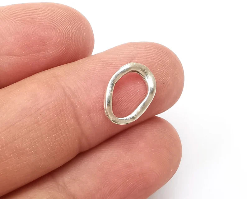 10 Wavy Oval Connector Charms, Dangle Charms Antique Silver Plated Findings (13x10mm) G33853