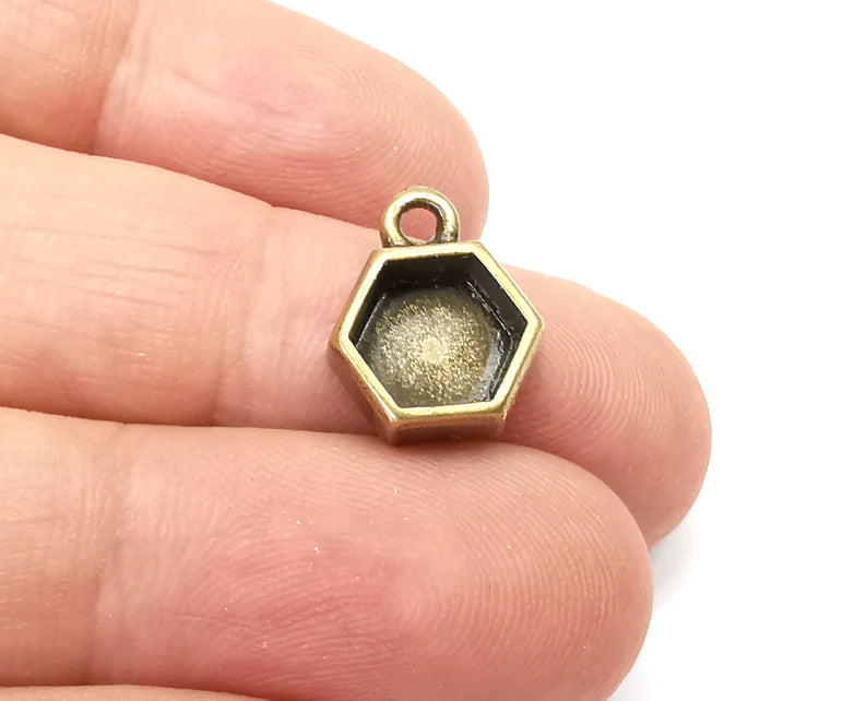 5 Hexagonal Pendant Blanks, Resin Bezel Bases, Mosaic Mountings, Dry flower Frame, Polymer Clay base, Antique Bronze Plated (8mm) G33901