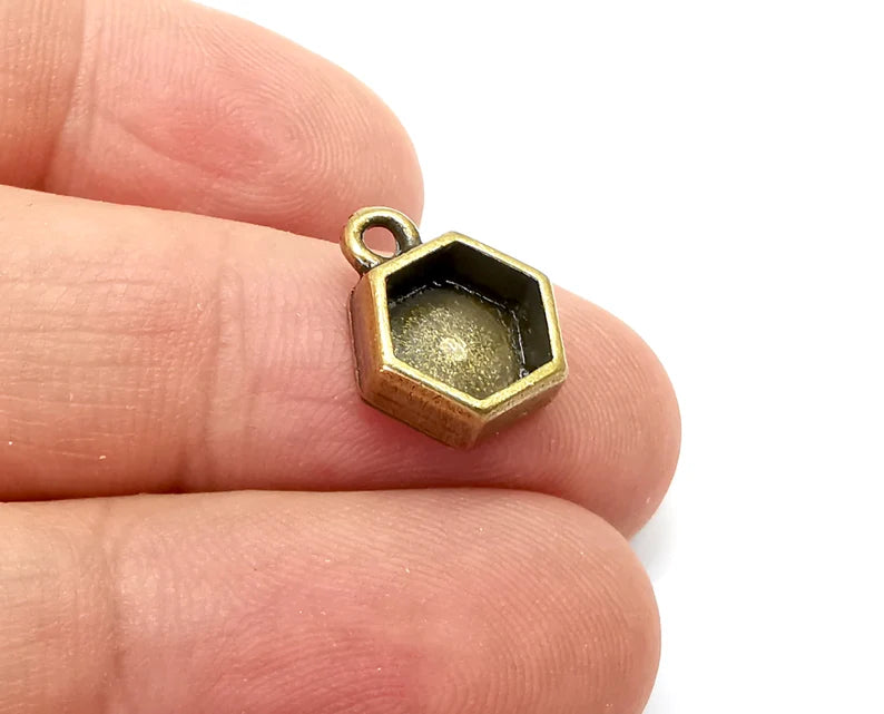 5 Hexagonal Pendant Blanks, Resin Bezel Bases, Mosaic Mountings, Dry flower Frame, Polymer Clay base, Antique Bronze Plated (8mm) G33901