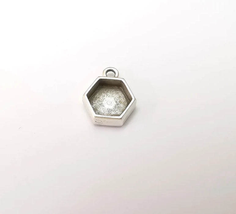 5 Hexagonal Pendant Blanks, Resin Bezel Bases, Mosaic Mountings, Dry flower Frame, Polymer Clay base, Antique Silver Plated (10mm) G33839