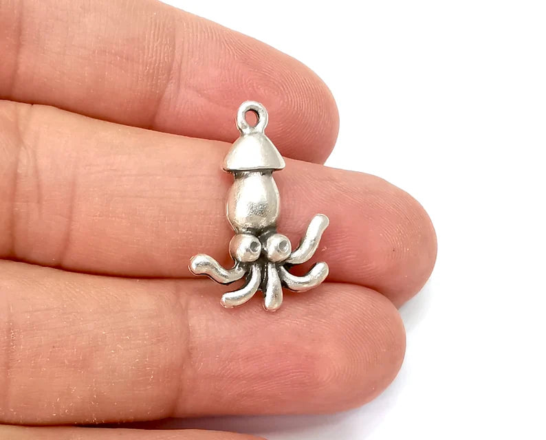 4 Squid Charms Antique Silver Plated Charms (26x18mm) G33840