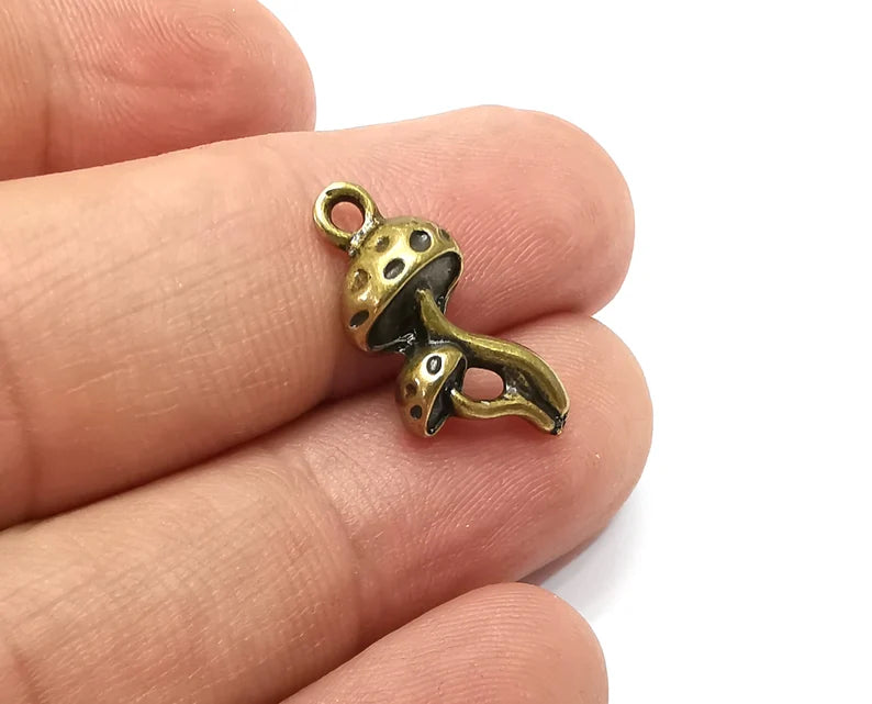 5 Mushrooms Charms Antique Bronze Plated Charms (21x12mm) G33908