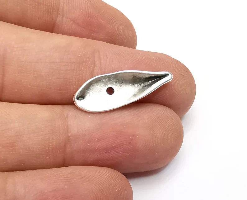 5 Leaf Charms Antique Silver Plated Charms (24x8mm) G33933