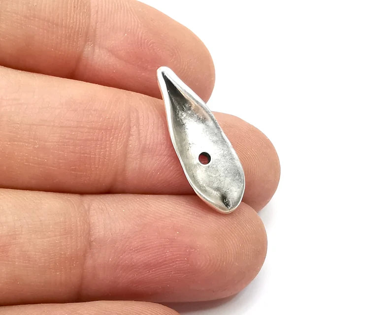 5 Leaf Charms Antique Silver Plated Charms (24x8mm) G33933