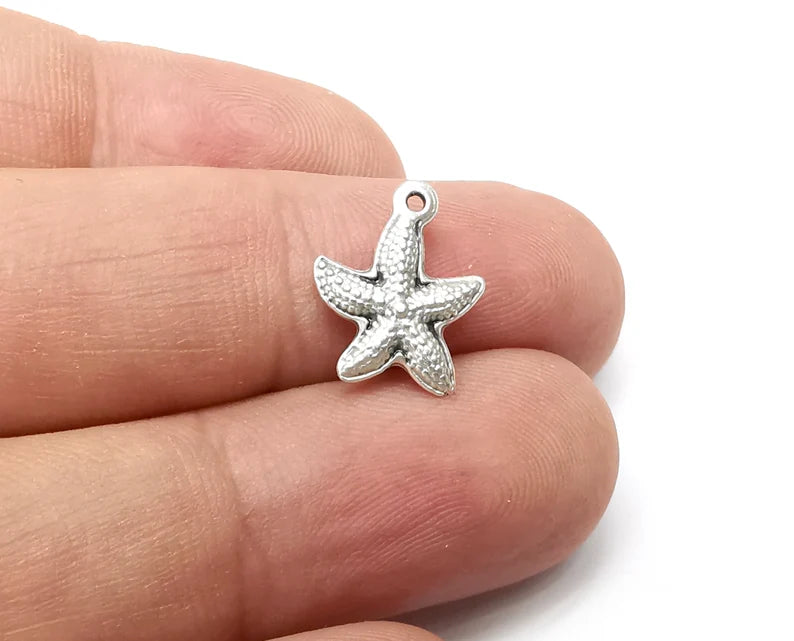5 Starfish Charms, Antique Silver Plated Charms (14x12mm) G33984