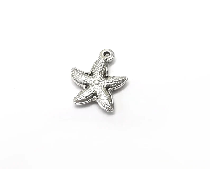5 Starfish Charms, Antique Silver Plated Charms (14x12mm) G33984