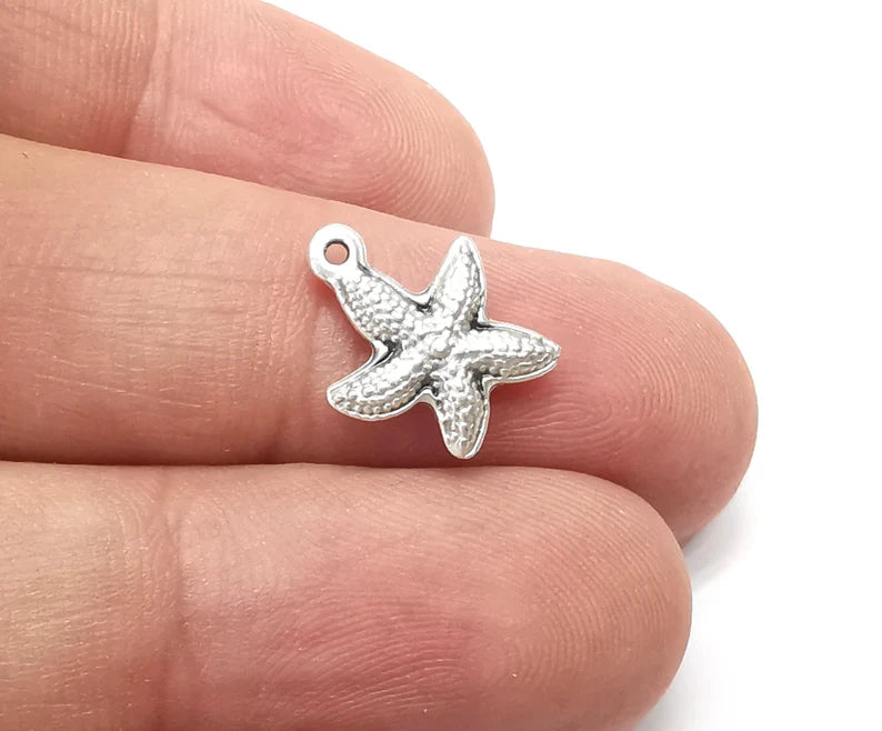 5 Starfish Charms, Antique Silver Plated Charms (14x12mm) G33984