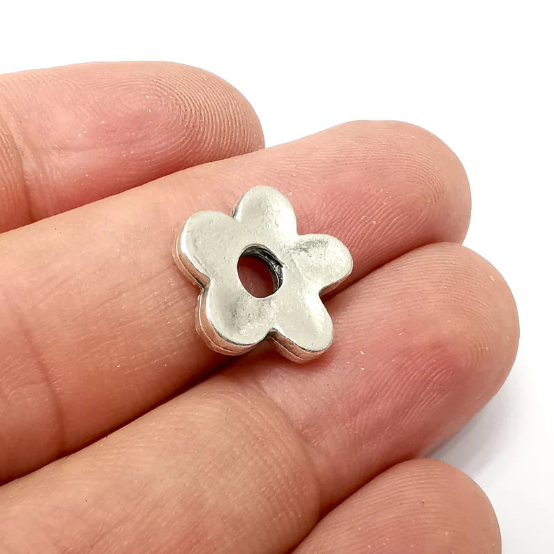 5 Daisy Flower Charms Antique Silver Plated Charms (15mm) G34061