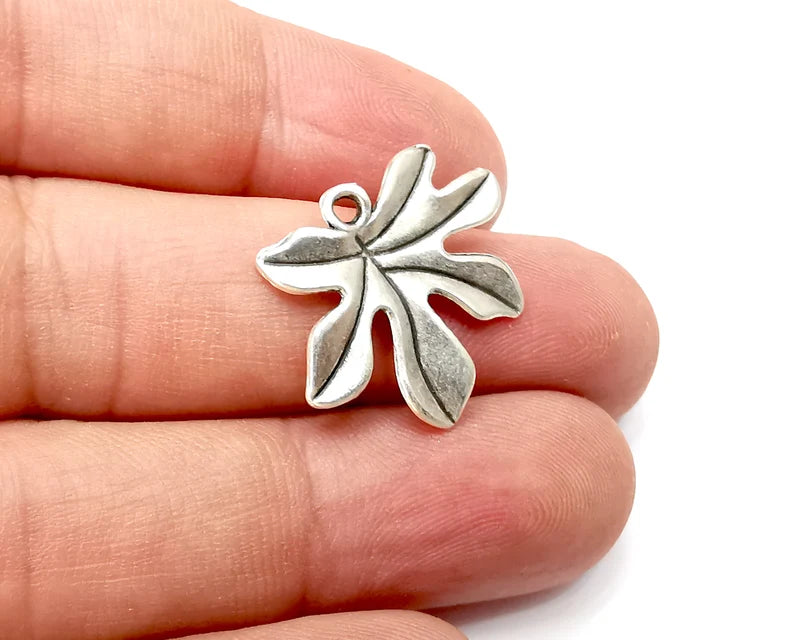 5 Leaf Charms, Antique Silver Plated (24x20mm) G34024