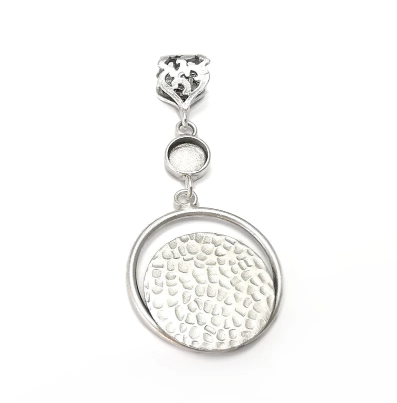 Hammered Disc pendant base setting bezel blank Antique silver plated brass pendant (68mm) (8mm blank) G34041