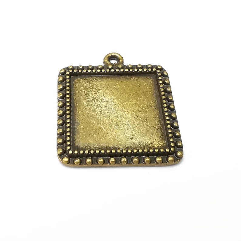 Square Pendant Blanks, Resin Bezel Bases, Mosaic Mountings, Dry flower Frame, Polymer Clay base, Antique Bronze Plated (25x25mm) G34053