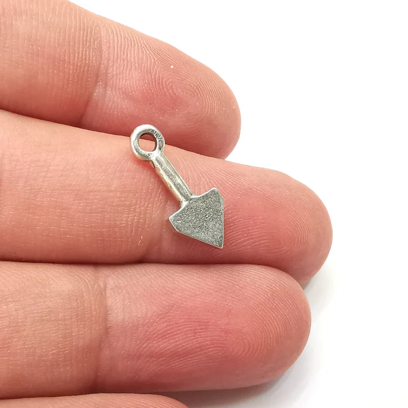 5 Small Arrow Charms Antique Silver Plated Charms (20x8mm) G34118