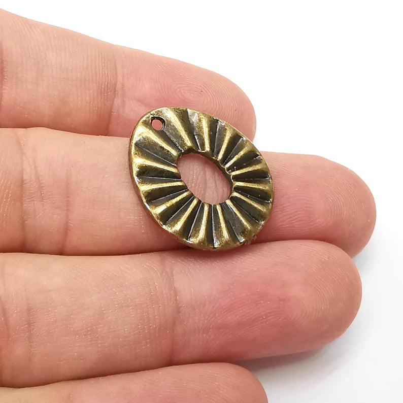 Oval Ribbed Charms, Antique Bronze Plated Dangle Charms (25x20mm) G34147