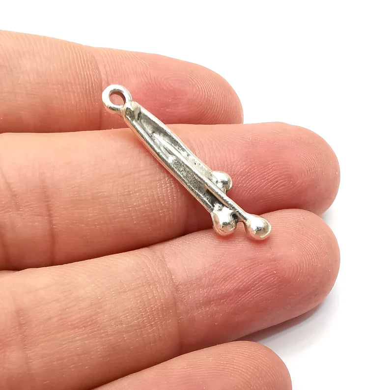 5 Antique Silver Charms, Antique Silver Plated (31x7mm) G34150