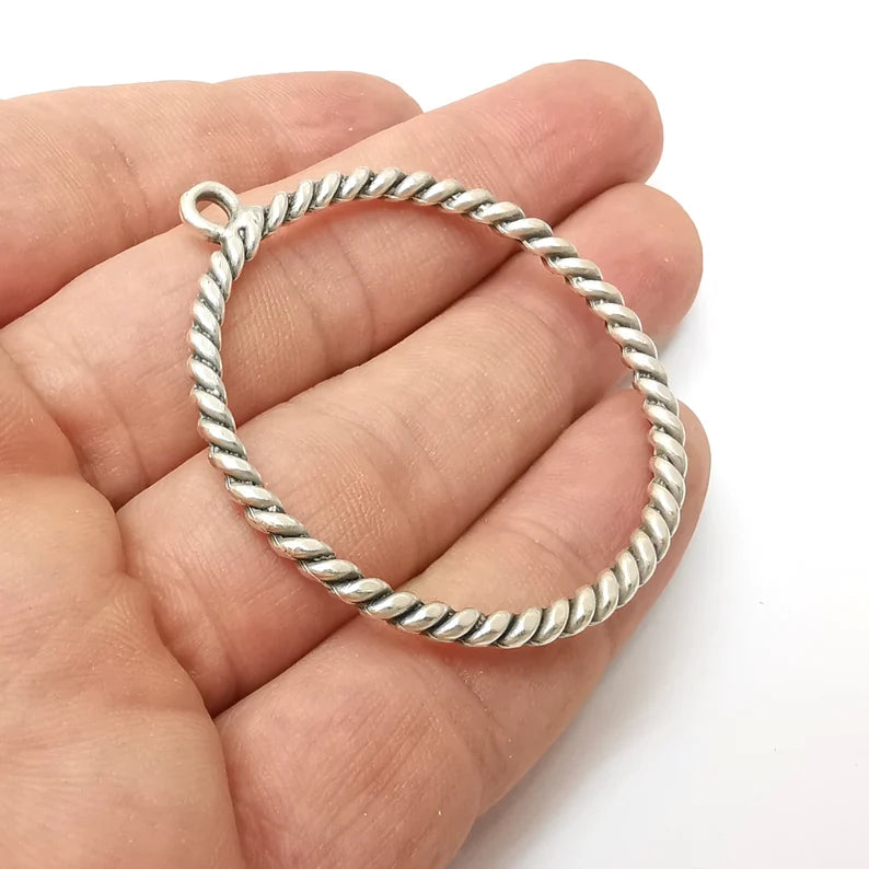 Twisted Round Circle Jewelry Findings Antique Silver Plated Pendant (52x46mm) G34173