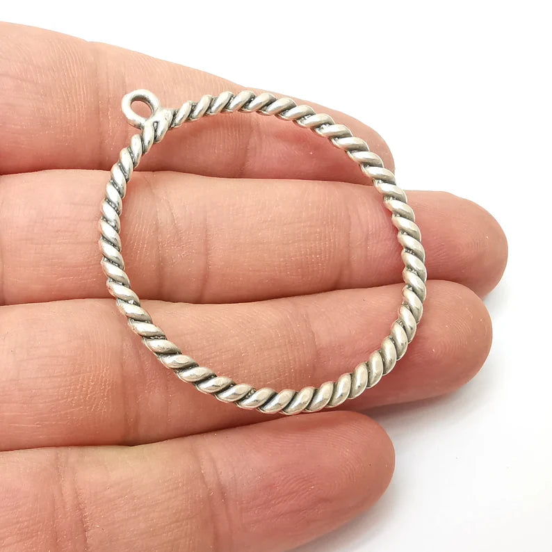 Twisted Round Circle Jewelry Findings Antique Silver Plated Pendant (52x46mm) G34173