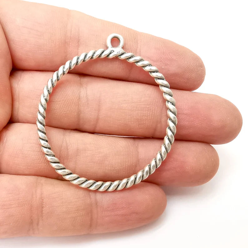 Twisted Round Circle Jewelry Findings Antique Silver Plated Pendant (52x46mm) G34173