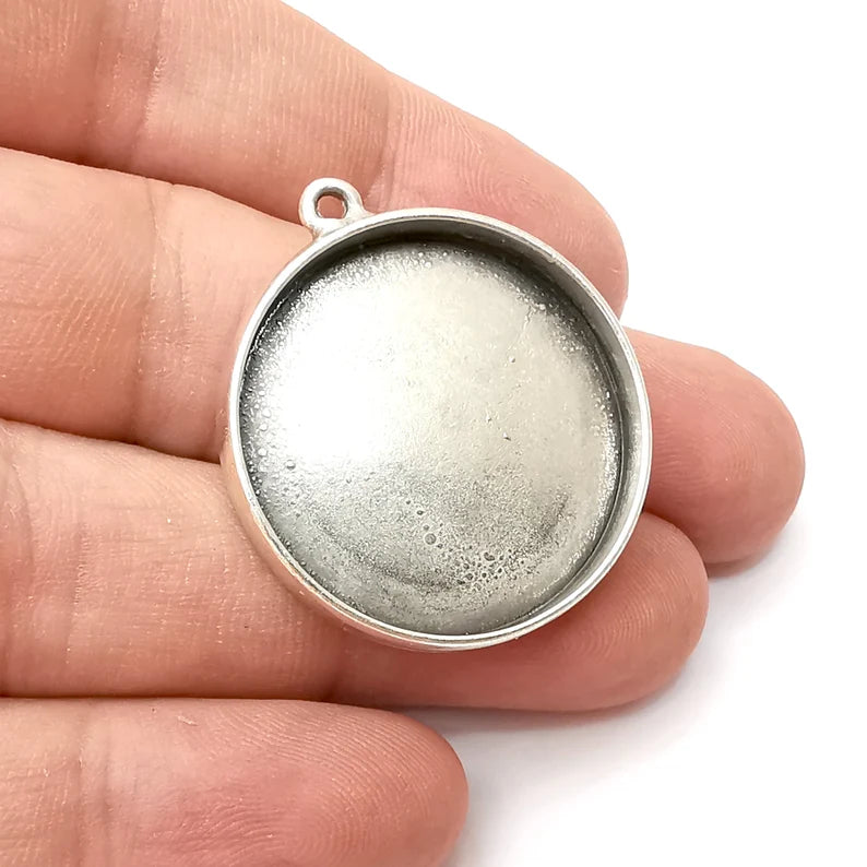 Round Pendant Blanks, Resin Bezel Bases, Mosaic Mountings, Dry flower Frame, Polymer Clay base, Antique Silver Plated (30mm) G34182