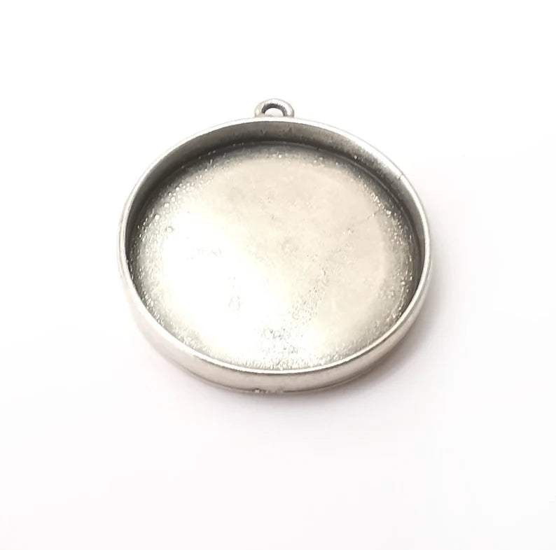 Round Pendant Blanks, Resin Bezel Bases, Mosaic Mountings, Dry flower Frame, Polymer Clay base, Antique Silver Plated (30mm) G34182