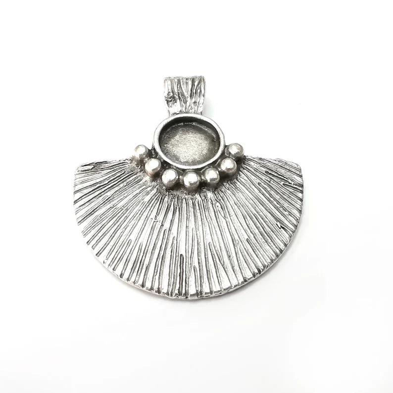 Ribbed Pendant Blanks, Resin Bezel Bases, Mosaic Mountings, Dry flower Frame, Polymer Clay base, Antique Silver Plated (11mm) G34124