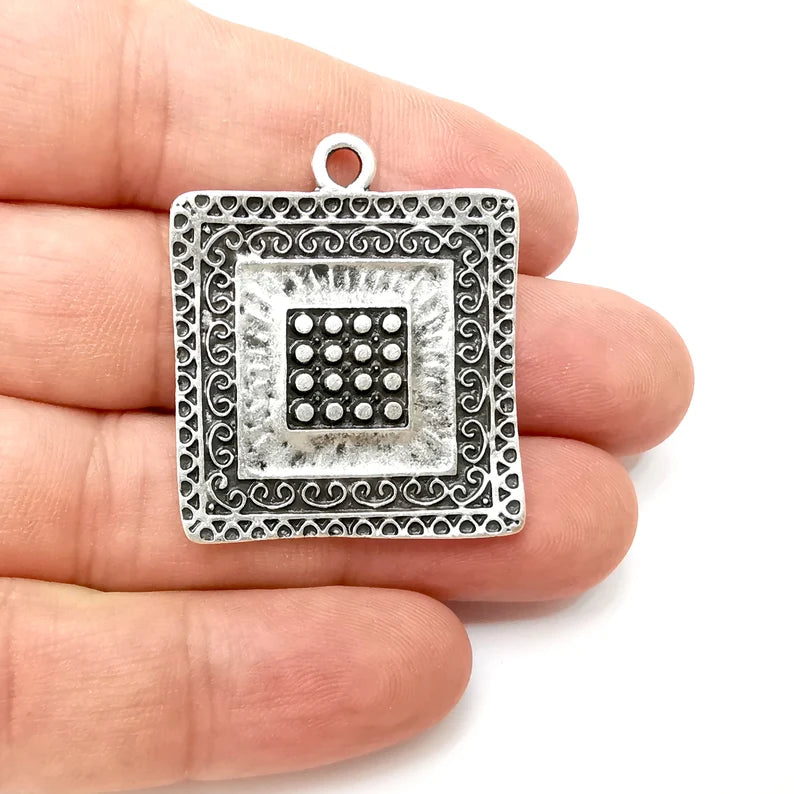 Silver Charms, Antique Silver Plated (38x33mm) G34206
