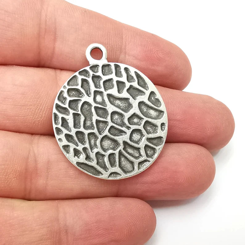 Silver Charms, Antique Silver Plated Pendant (38x32mm) G34140