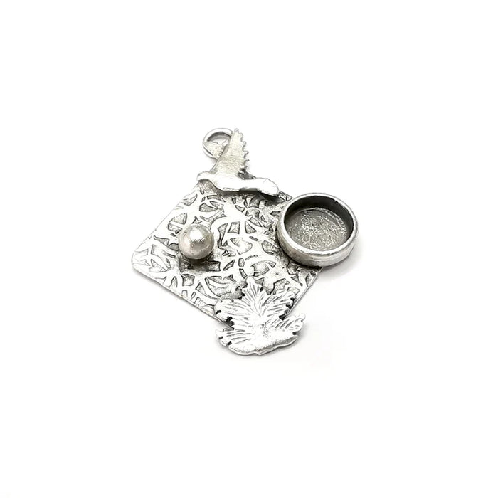 Bird Charms, Leaf Charms Blank Resin Bezel Mounting Cabochon Base Setting Antique Silver Plated Brass (8mm Blank) G34214