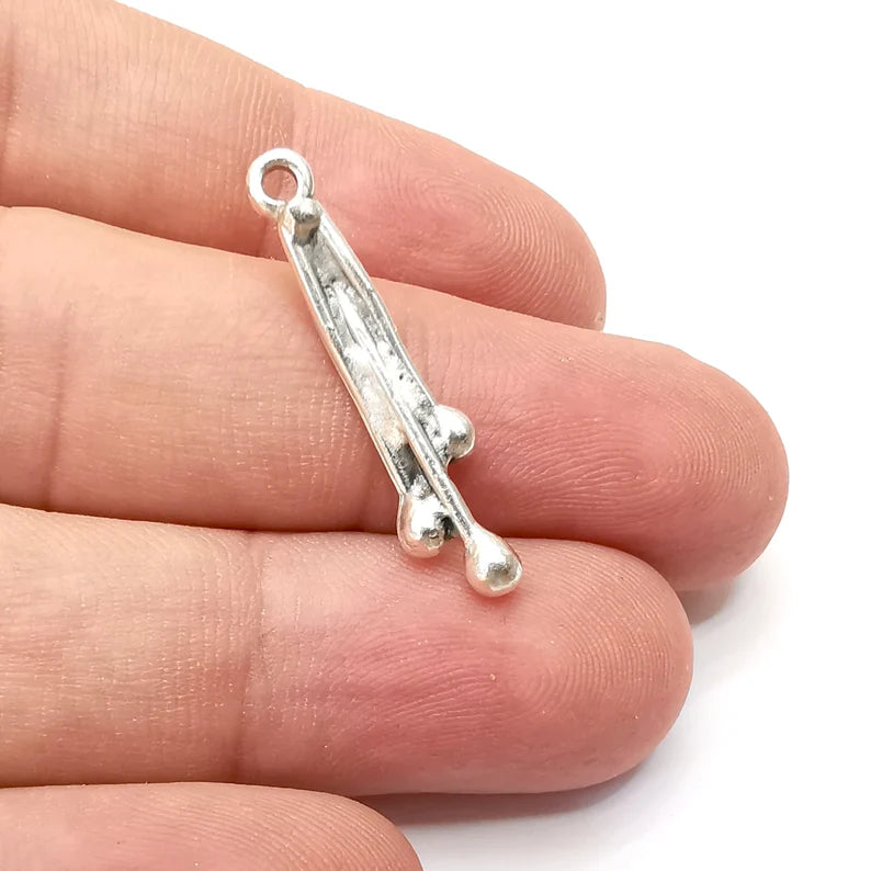 5 Antique Silver Charms, Antique Silver Plated (31x7mm) G34150