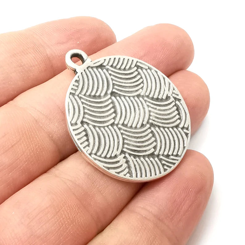 Round Charms, Antique Silver Plated (40x34mm) G34169